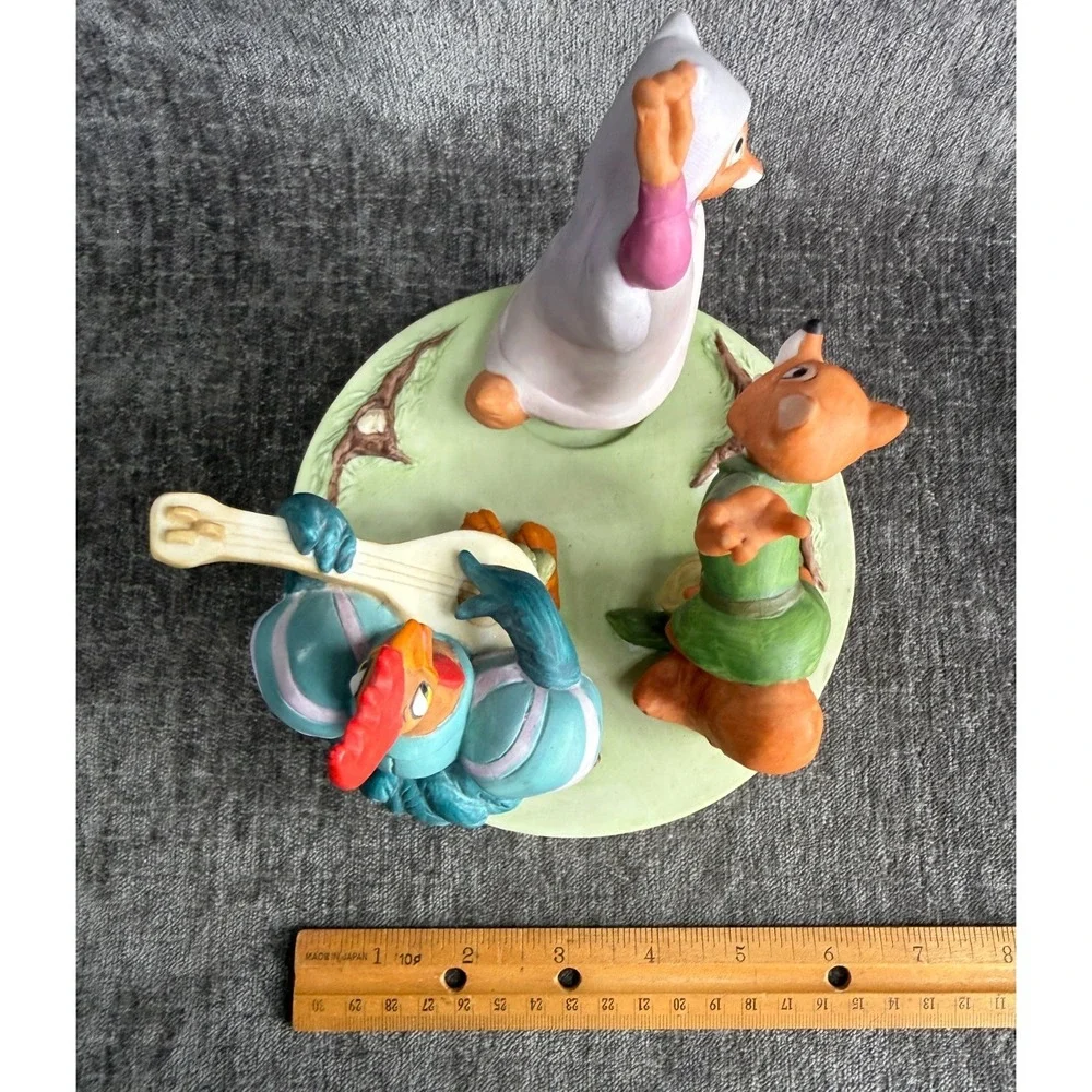 Vintage Disney Collection Musical Memories Robin Hood Ceramic Music Box Ltd Ed